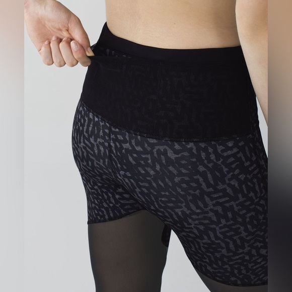 🍋Lululemon Running In The City 7/8 Tight *Full-On Luxtreme - Picture 6 of 14